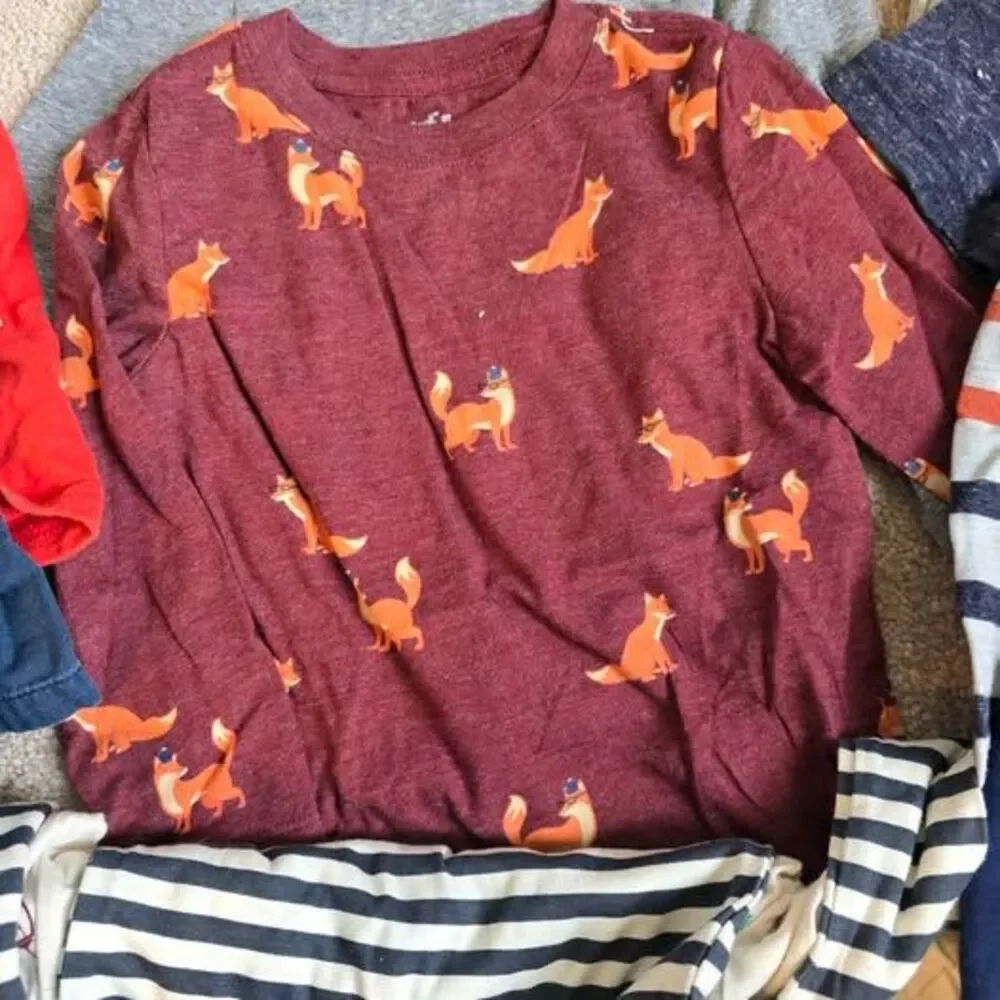 Boys 2t bottoms and 3t tops 13 piece bundle